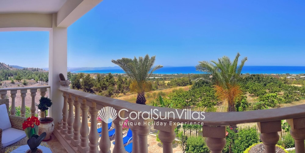 Away-from-it-all, Exceptional Sea Views Sleeps 10