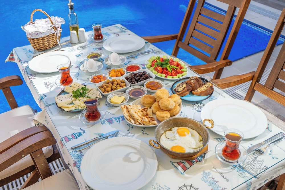 Cunda Giritlioğlu Otel Yetişkinlere Özel +12 - Image 58