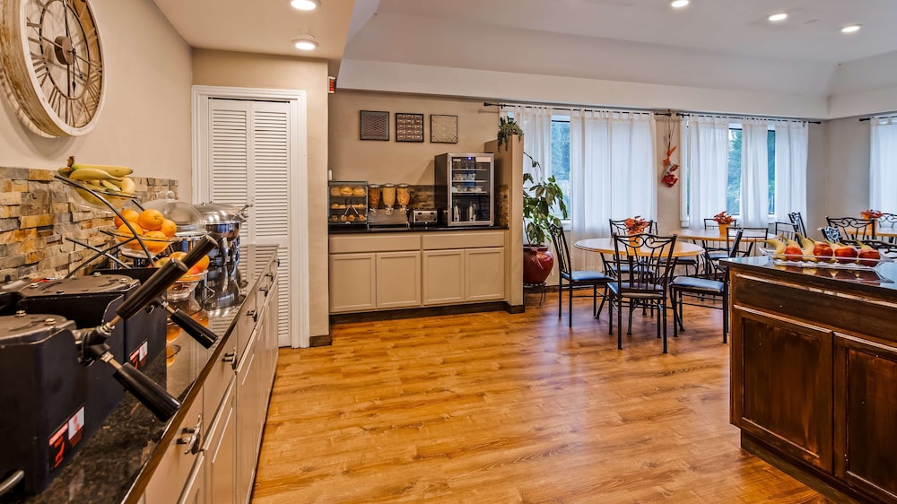 Johnson City Vacations - Best Western Johnson City Inn - Property Image 8