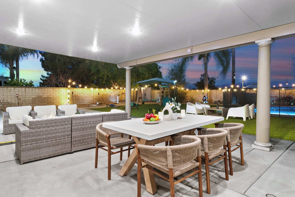Luxury Pool Home w Theater Games & Mountain View