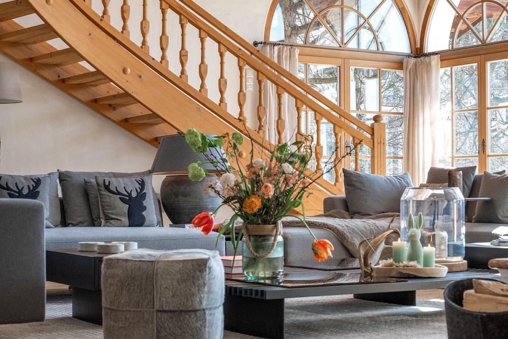 Elegant Chalet Near Slopes & Village