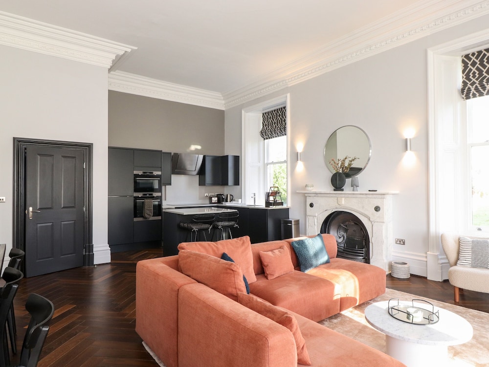 The Mary Maude Suite Stone Cross Mansion