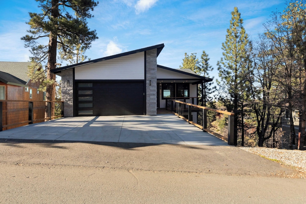 Modern Lodge Near Lake, Village, & Snow Summit Game Room, Decks, Firepit, Views