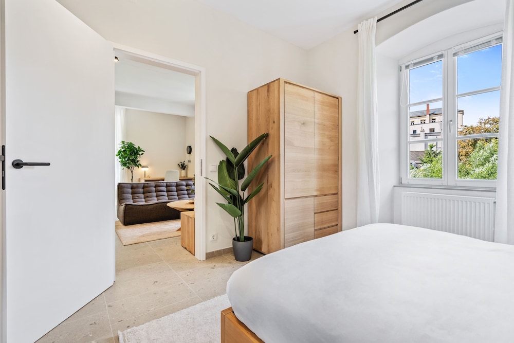 Clausen Hideaway Modern Apartment ID211 view 3