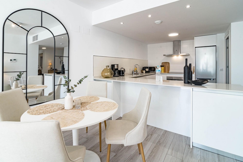 RI B2a- Relaxed Modern Flat in Benahavis