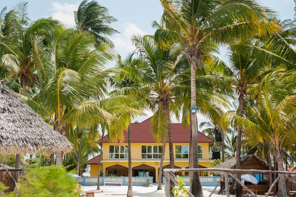 Bwejuu Beach Palm Villa
