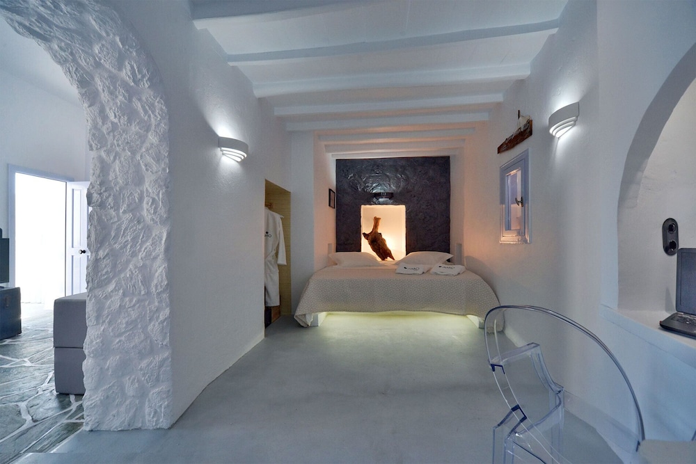 Amo Suites & Spa photo 5