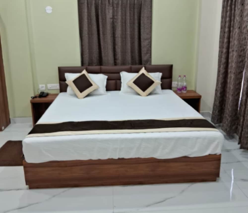 Hotel Pushparaj Puri