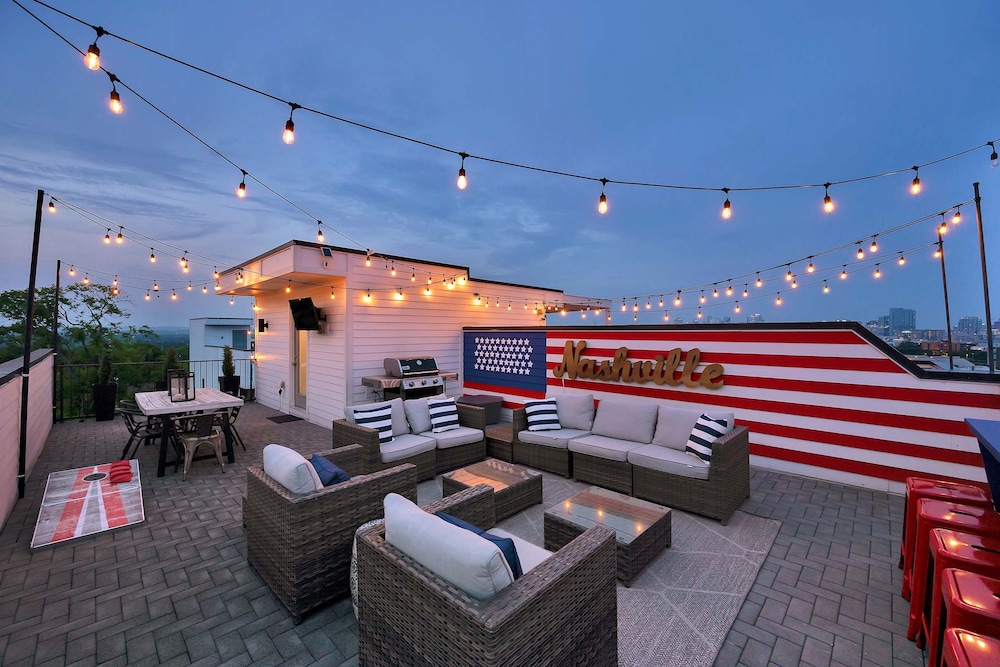 Rooftop Deck Shuffleboard BBQ Near Downtown