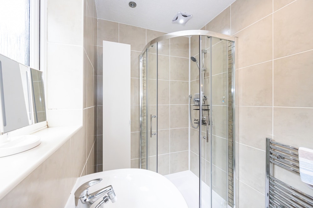 Modern Family Home In South Manchester/Stockport