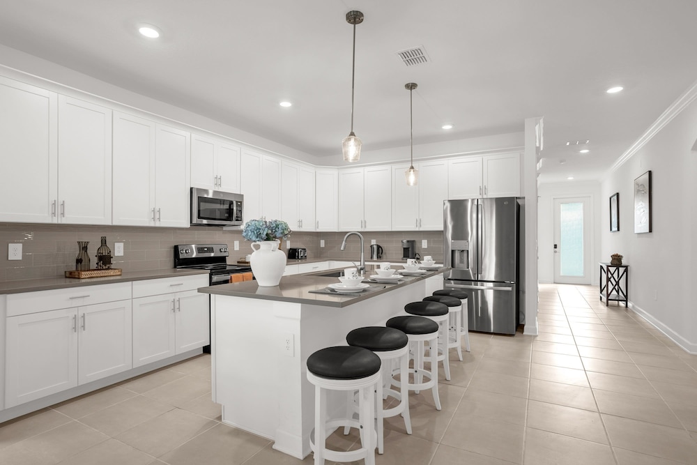 Upstay - NEW Build at Championsgate With Pool Spa view 3