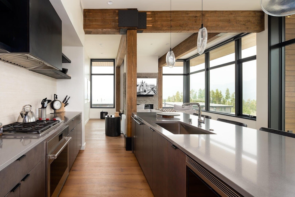 Big Sky Lake Lodge