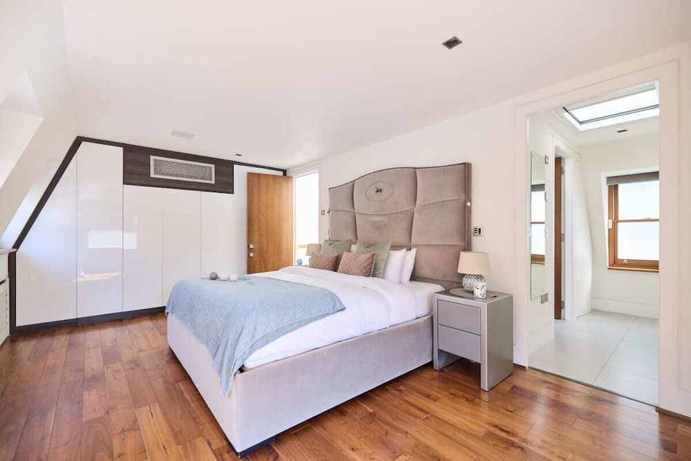 The Radnor Mews Residence Stylish 3bdr Mews House