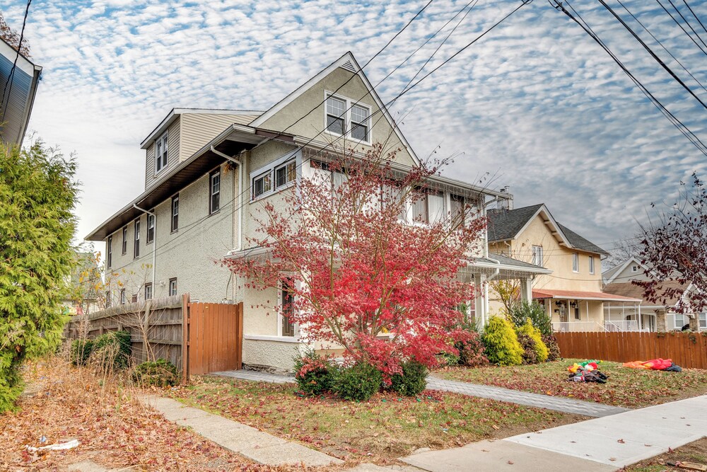 14 Mi to Central Park: Chic Mt Vernon Retreat