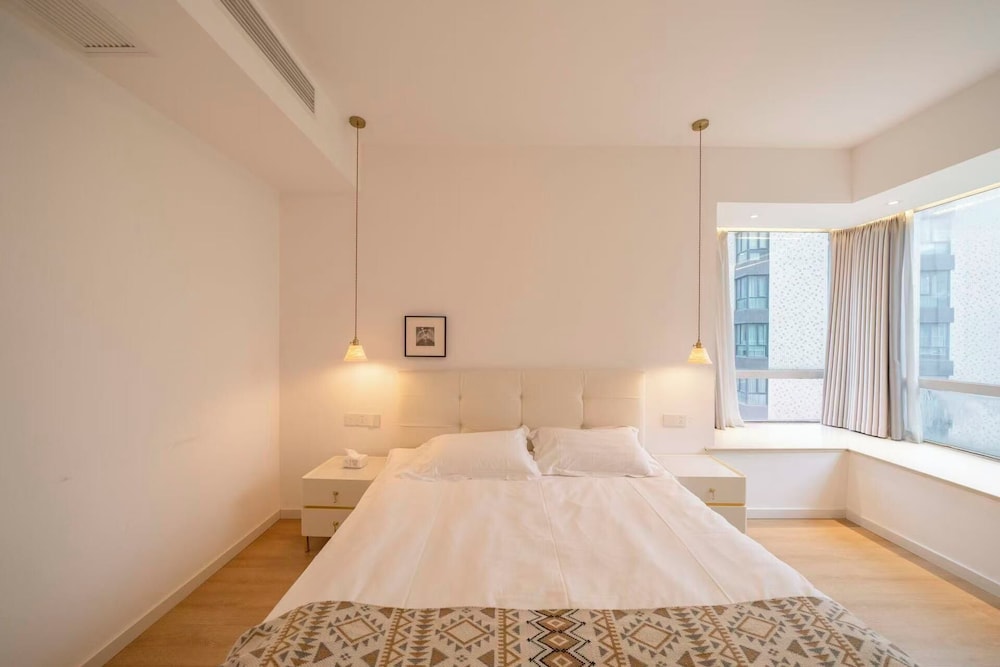 Book and Bed - Xujiahui