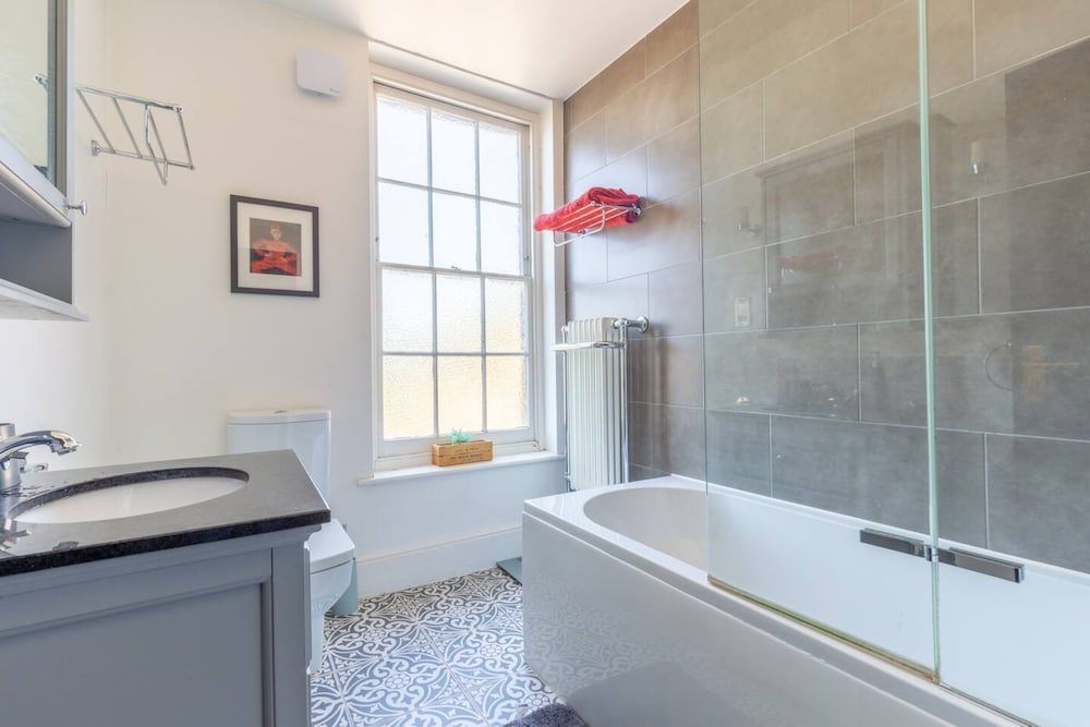 Trendy 2 Bedroom Apartment in the Heart of Brixton