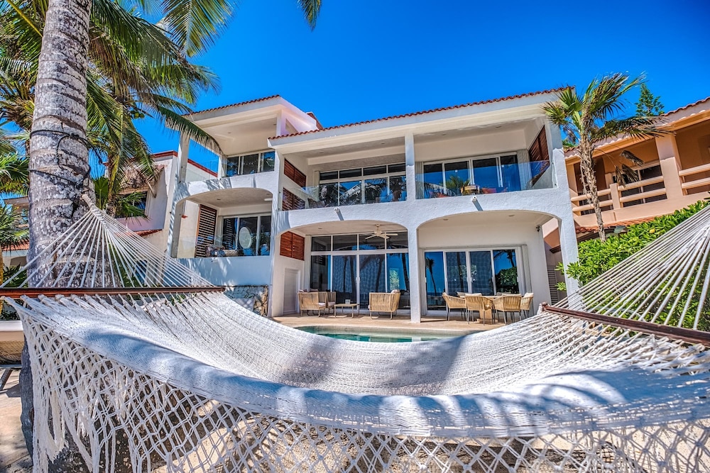 Beachfront W Private Staff in Gated Community