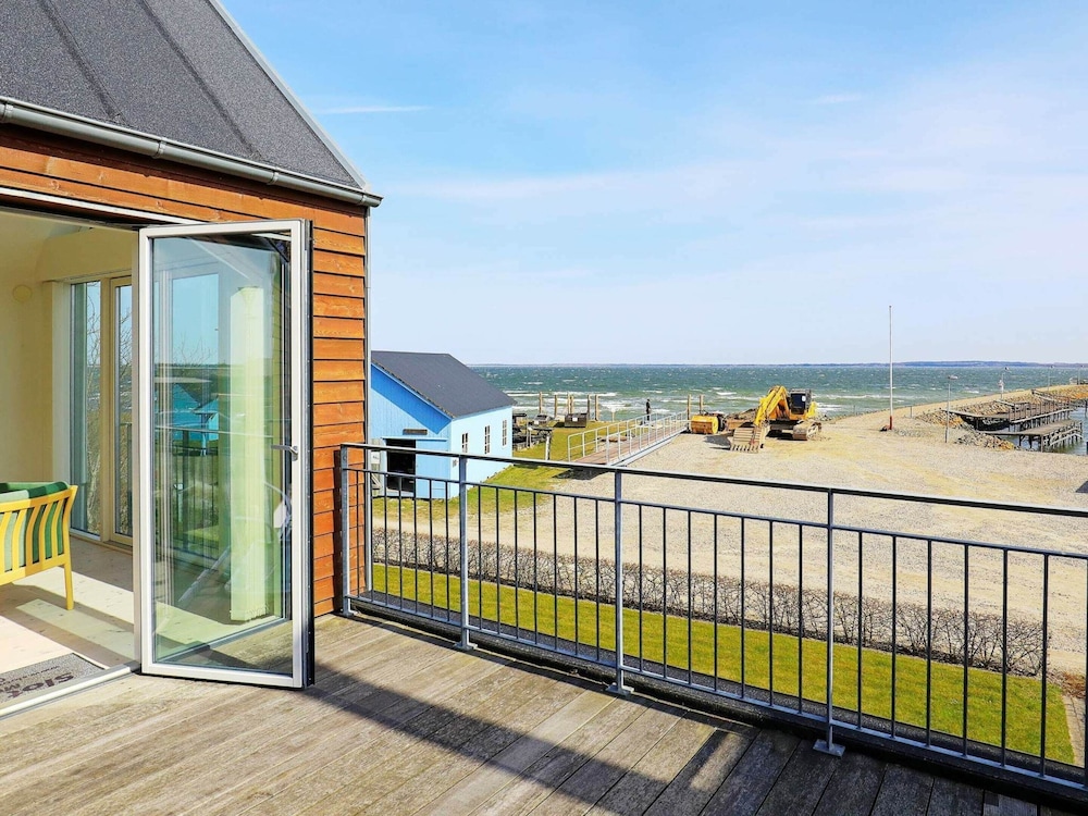 6 Person Holiday Home in Thyholm-by Traum