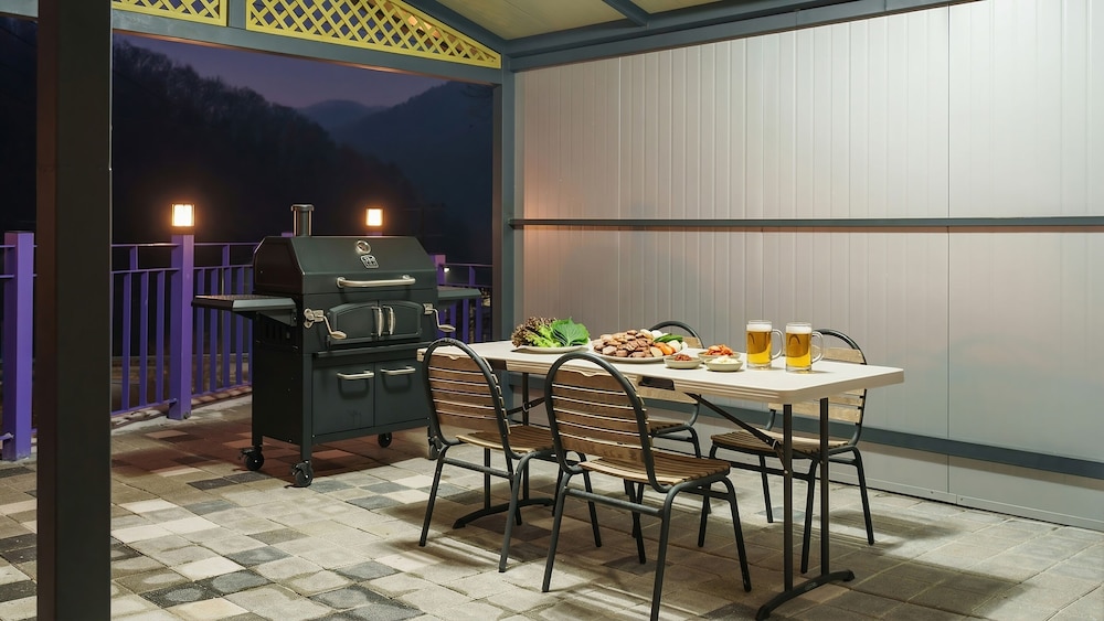 Hongcheon Vivaldi Four Seasons Pension