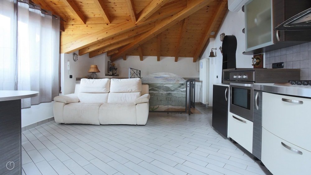 Pizzo Gordona 19 B in Argegno view 2