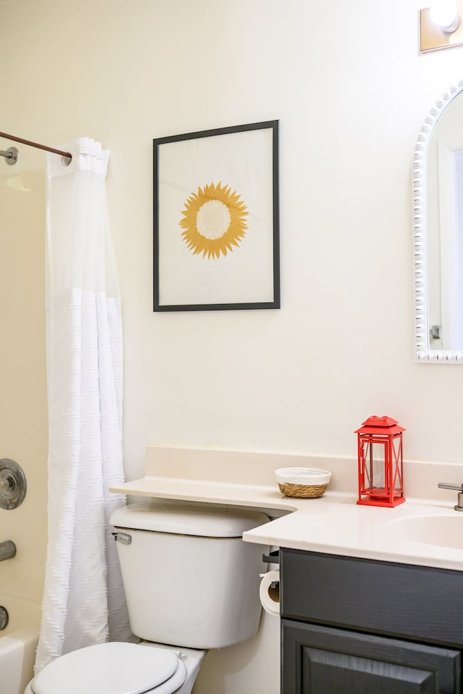 Modern Hotel-style Suite in Monterey Park Near LA
