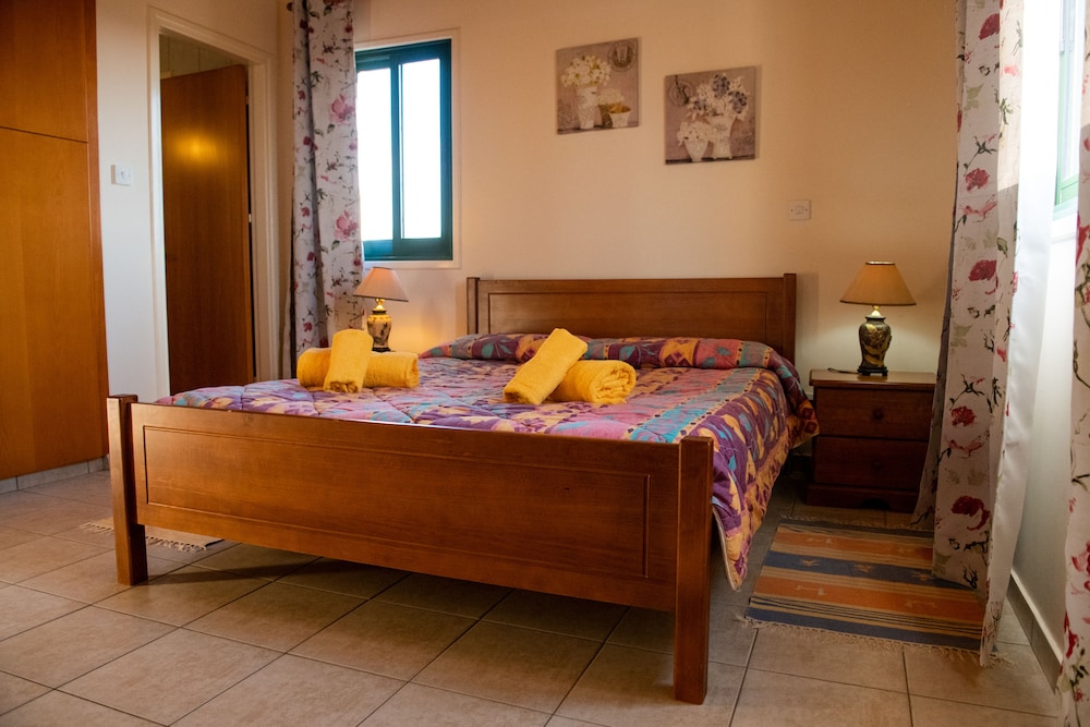 Adonis Villa