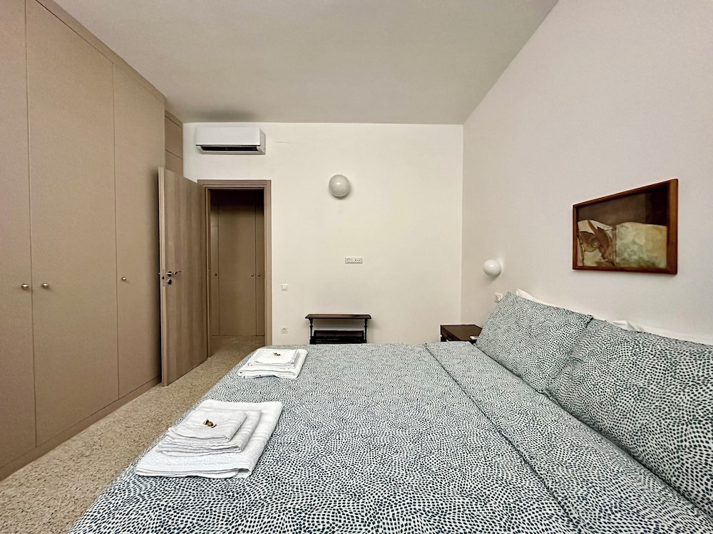 Navigli Apartments