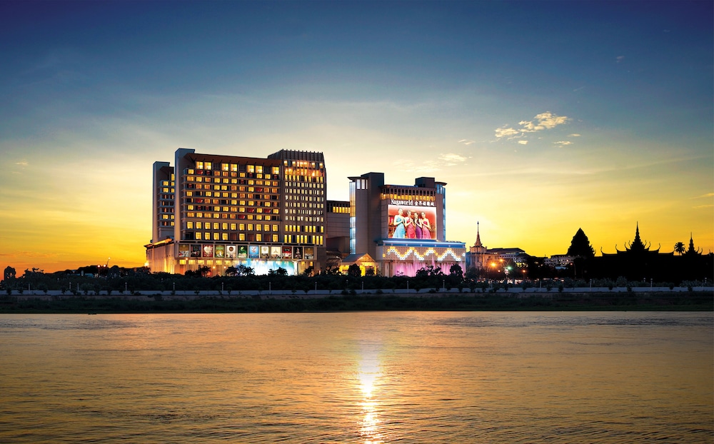 NagaWorld Hotel & Entertainment Complex