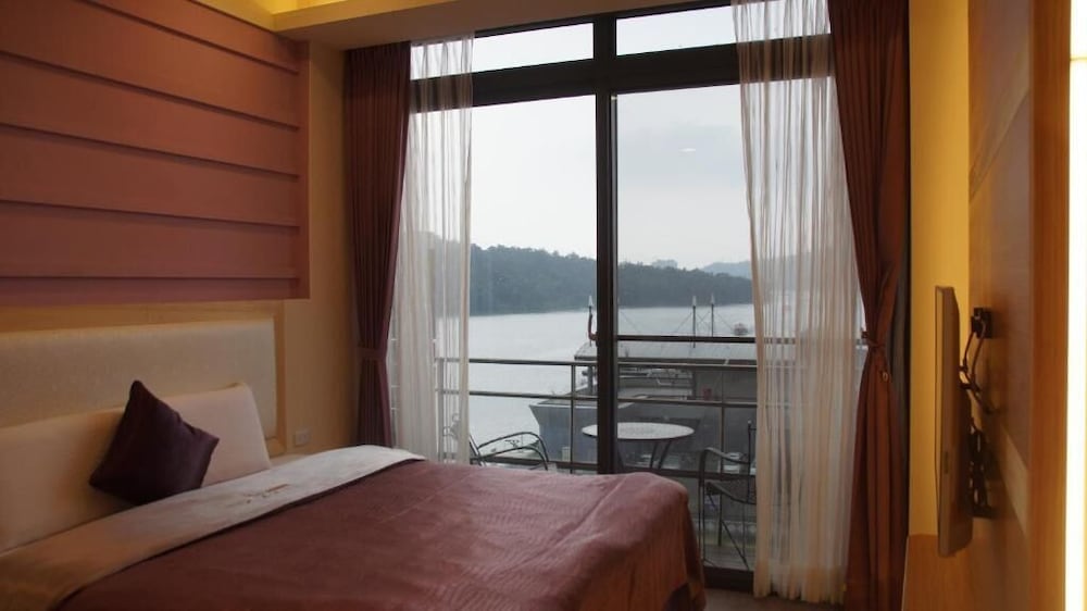 Lake In Mountain B&B view 4