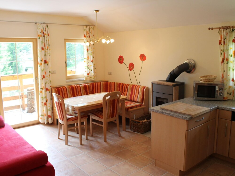Sunlit Cabin With Jacuzzi in Turracherhohe