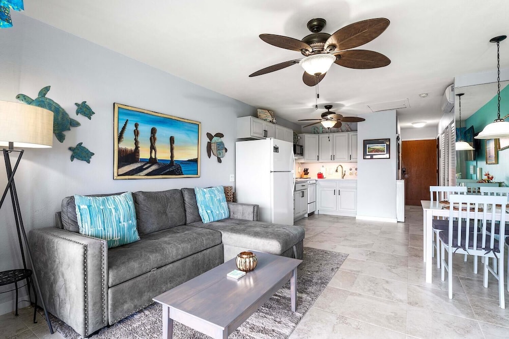Pretty Ocean View - Top Floor - Vrkcv
