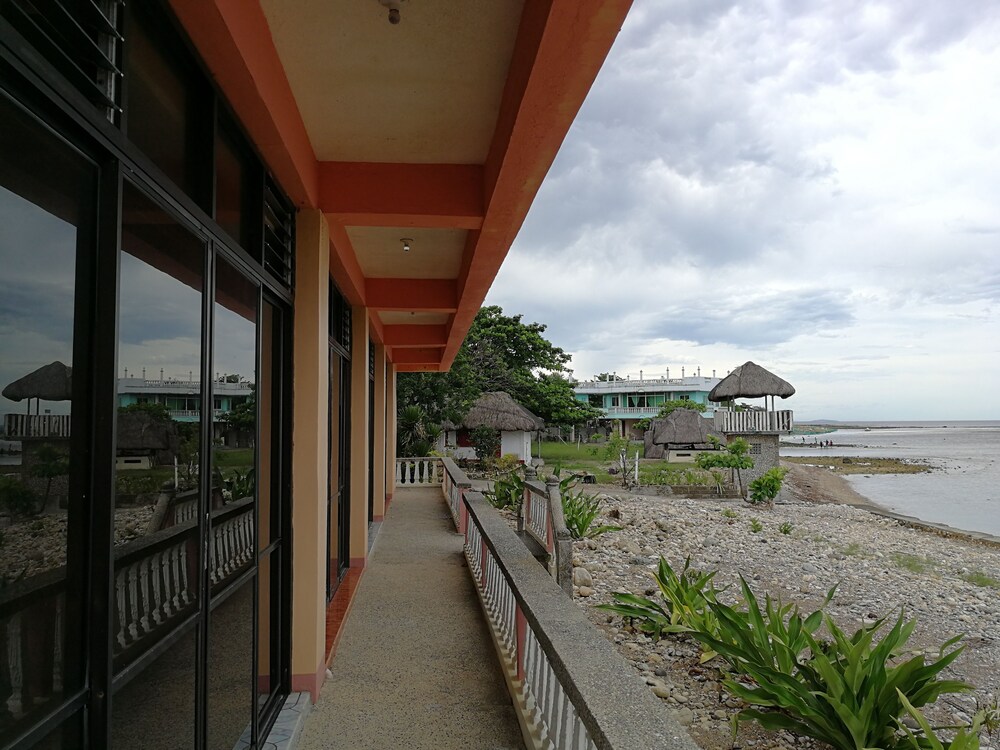 Beachview Pink Lodge