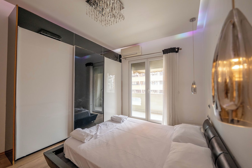 Tirent Apartment-Spacious 2-Bedroom Stay in Delijorgji Tirana