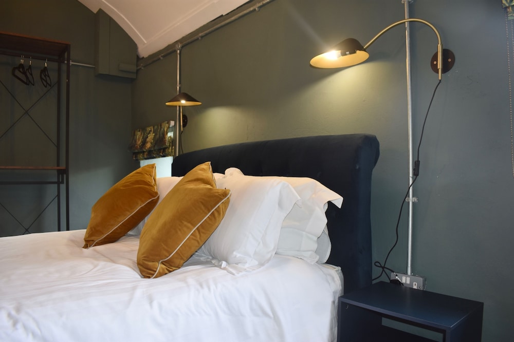 Ty Llaeth 2-bed Cottage, Sleeps 4, Pet Friendly