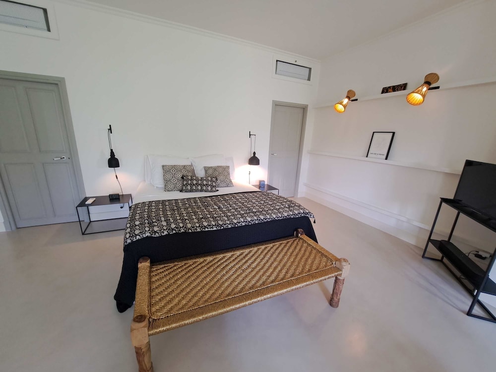Villa Maillane 18th Century Residence Completely Renovated