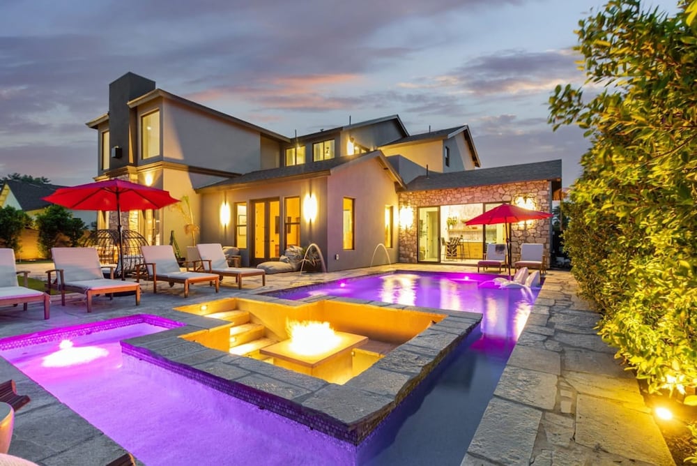 Stonewood Luxe Estate 5 Showers Heated Pool GYM