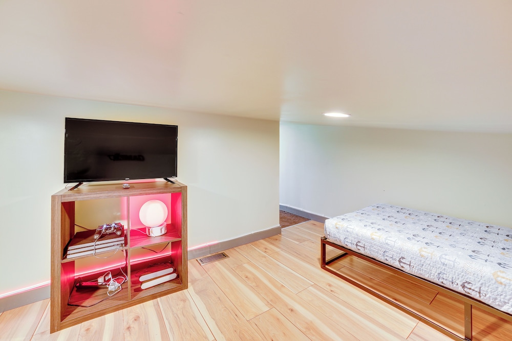 Lake Taneycomo Views: Family-friendly Cabin!