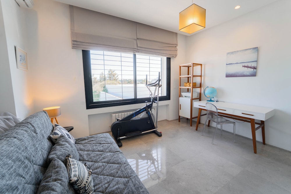 Villa Jar l Gance et Authenticit