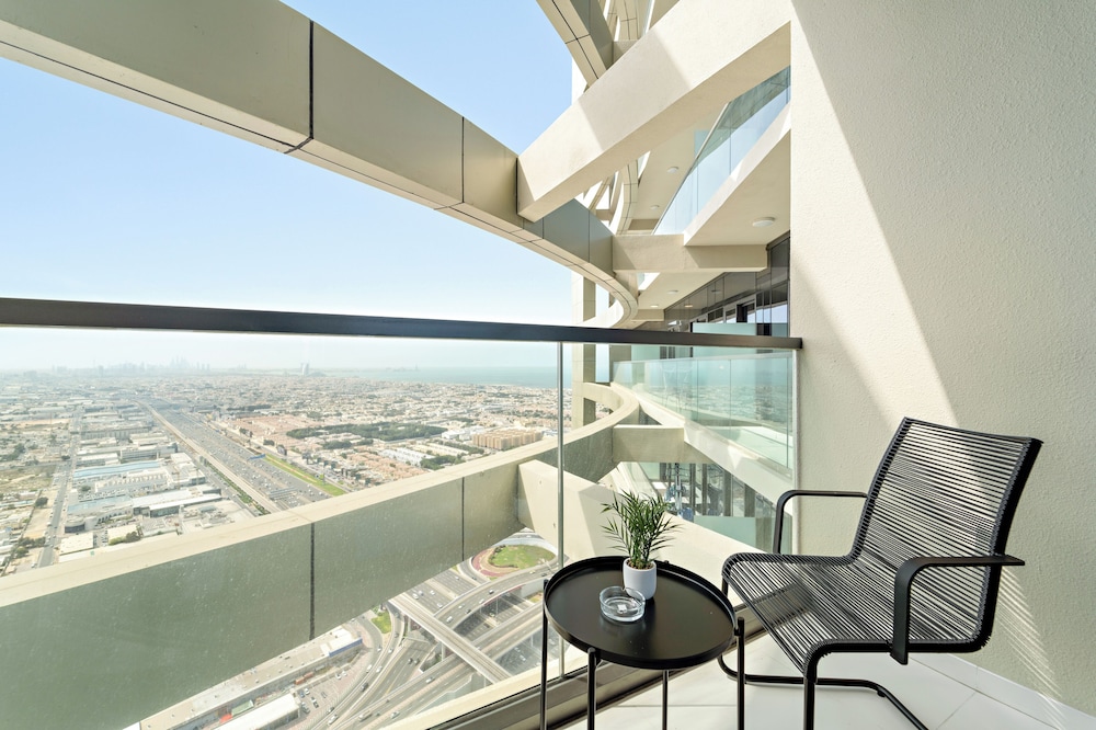 Silkhaus Aykon City Towers