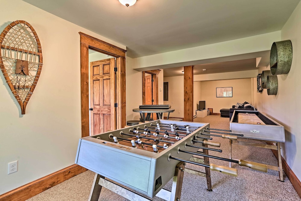 Retreat W/game Room & Deck, 1 Mi to Camelback