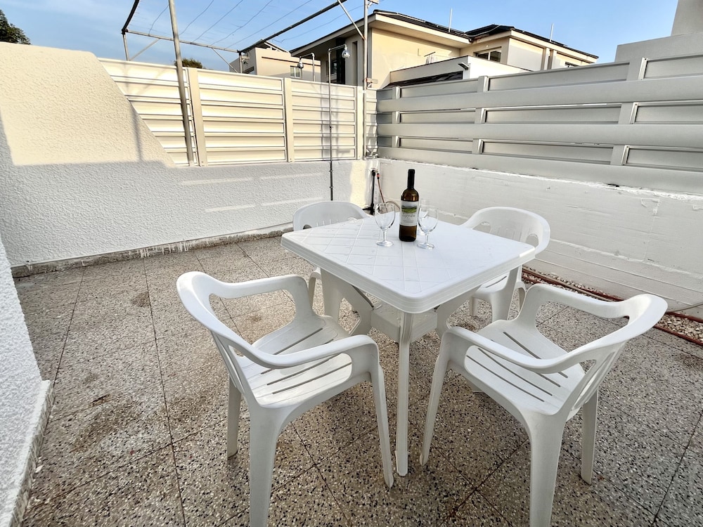 79 AN - Stay Nissi Chrysland Studio 111