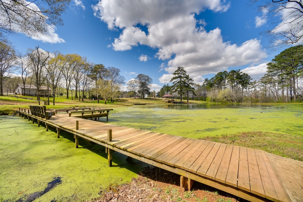 Peaceful Guntersville Cabin: Fire Pit, Near Lake! - Property Image 9