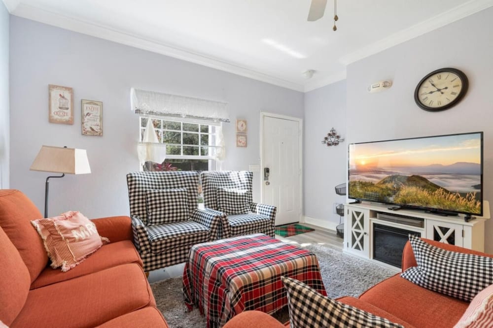 Home Away From Home in Disney 4106