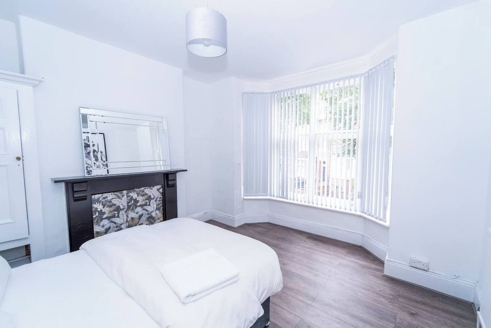 Charming Victorian Home in Heart of Leicester