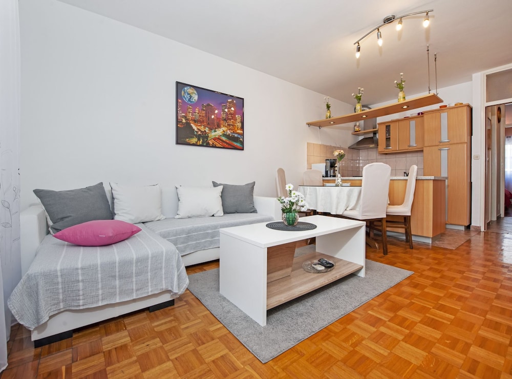 Brigth and Breezy Rovinj Apartments