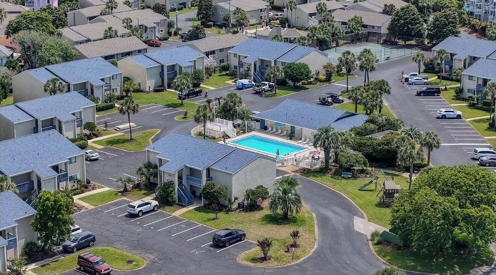 Chateau La Mer II #804- Blue Ocean Getaway