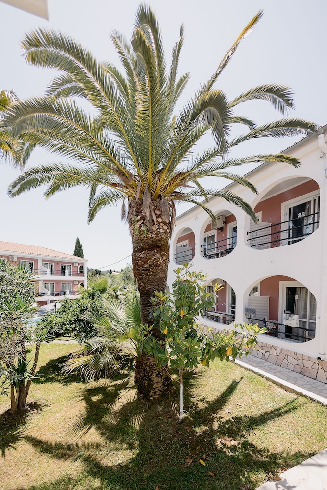 Mathraki Resort