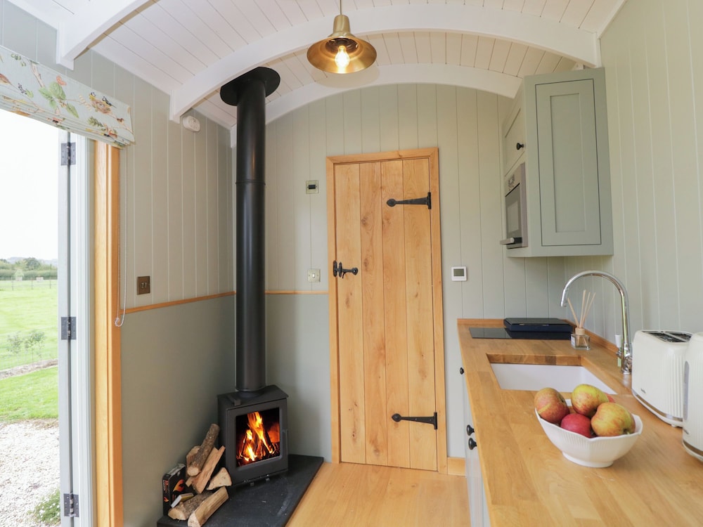 Goose Whistle Hut