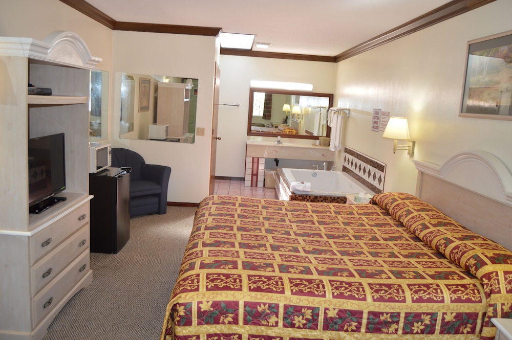Economy Inn - Akron