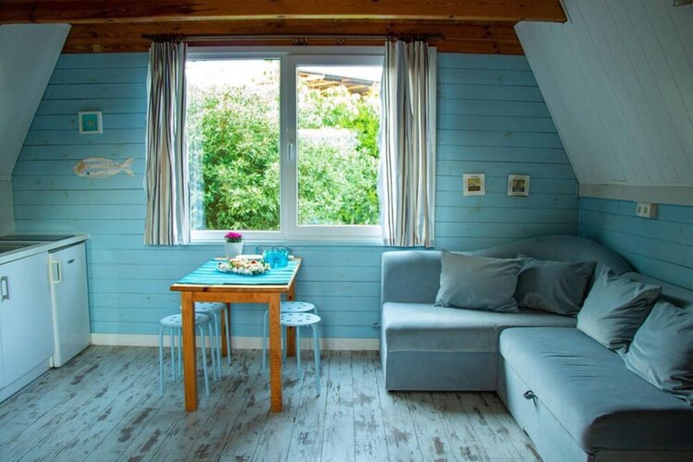 Storey Holiday House, Bobolin view 3